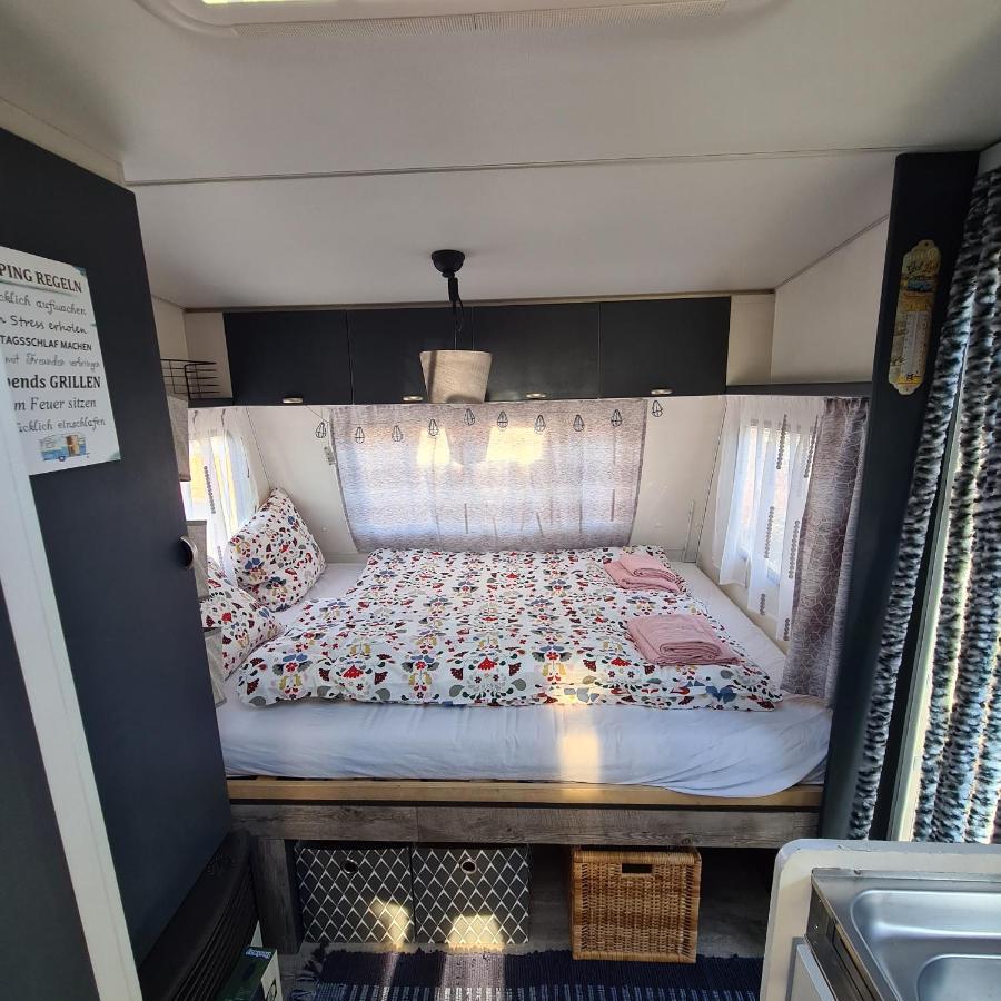 Отель Louise'S Camper Neusiedl an der Zaya Экстерьер фото