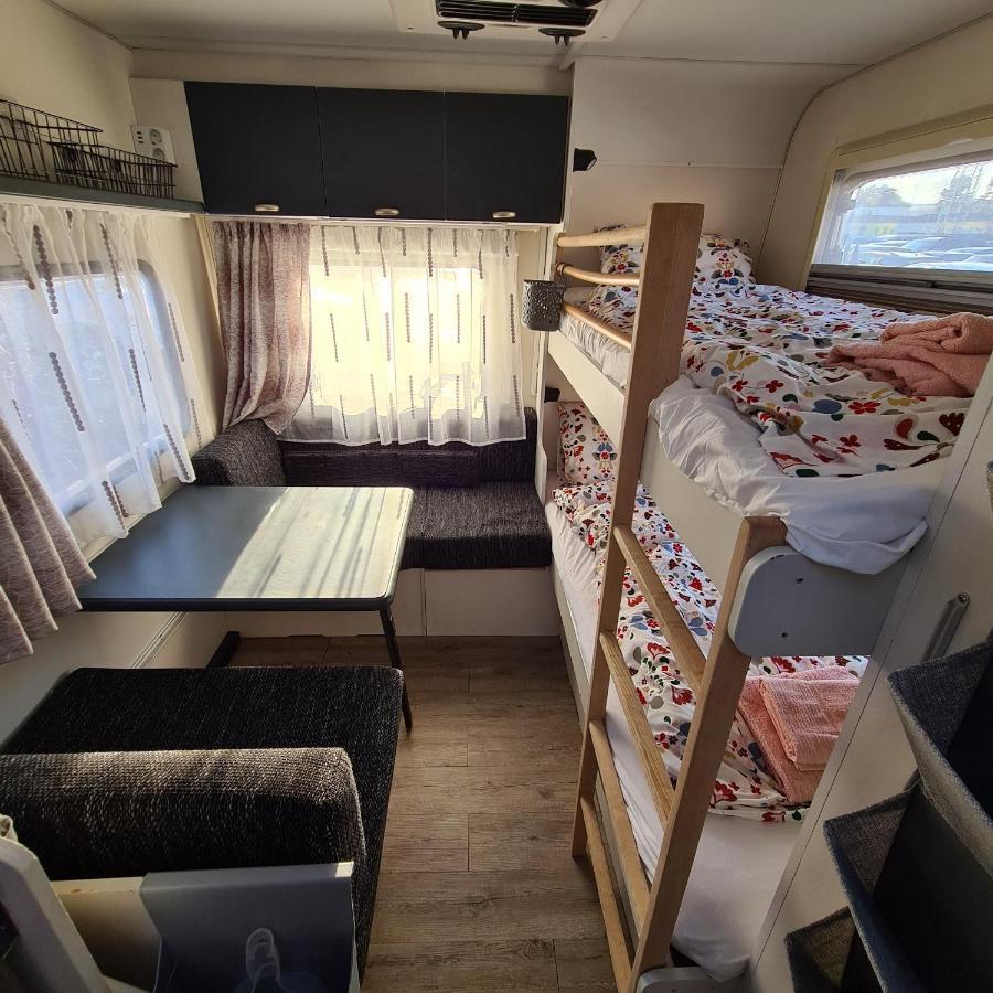 Отель Louise'S Camper Neusiedl an der Zaya Экстерьер фото