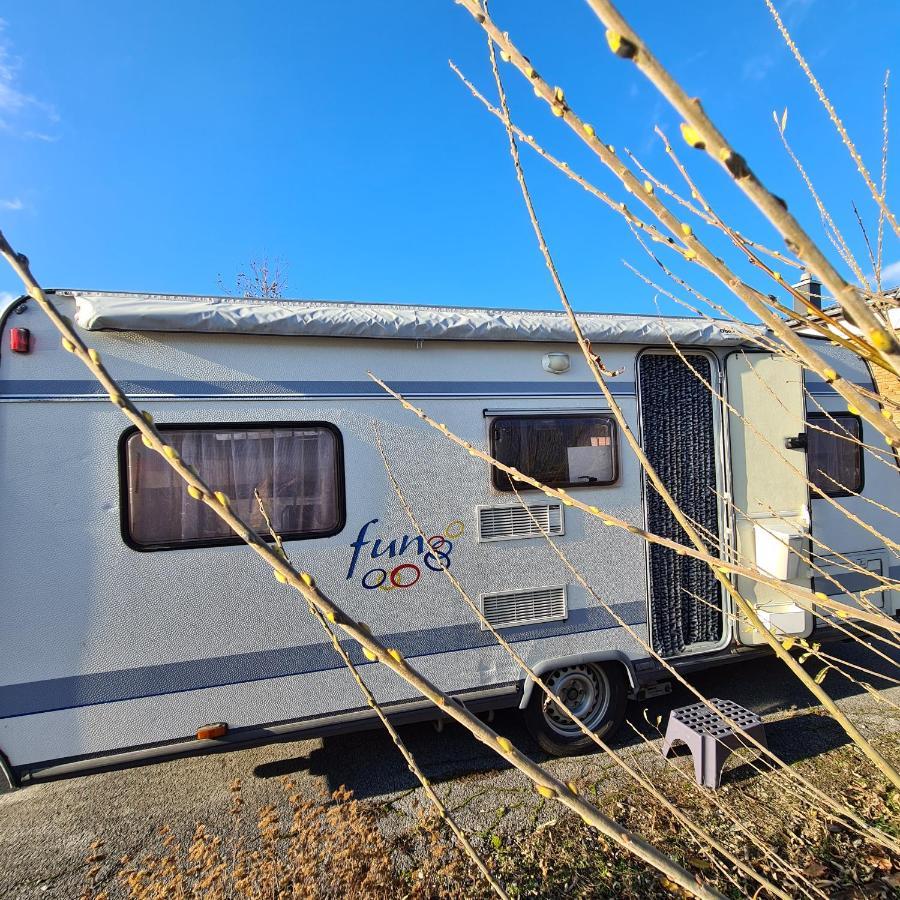 Отель Louise'S Camper Neusiedl an der Zaya Экстерьер фото
