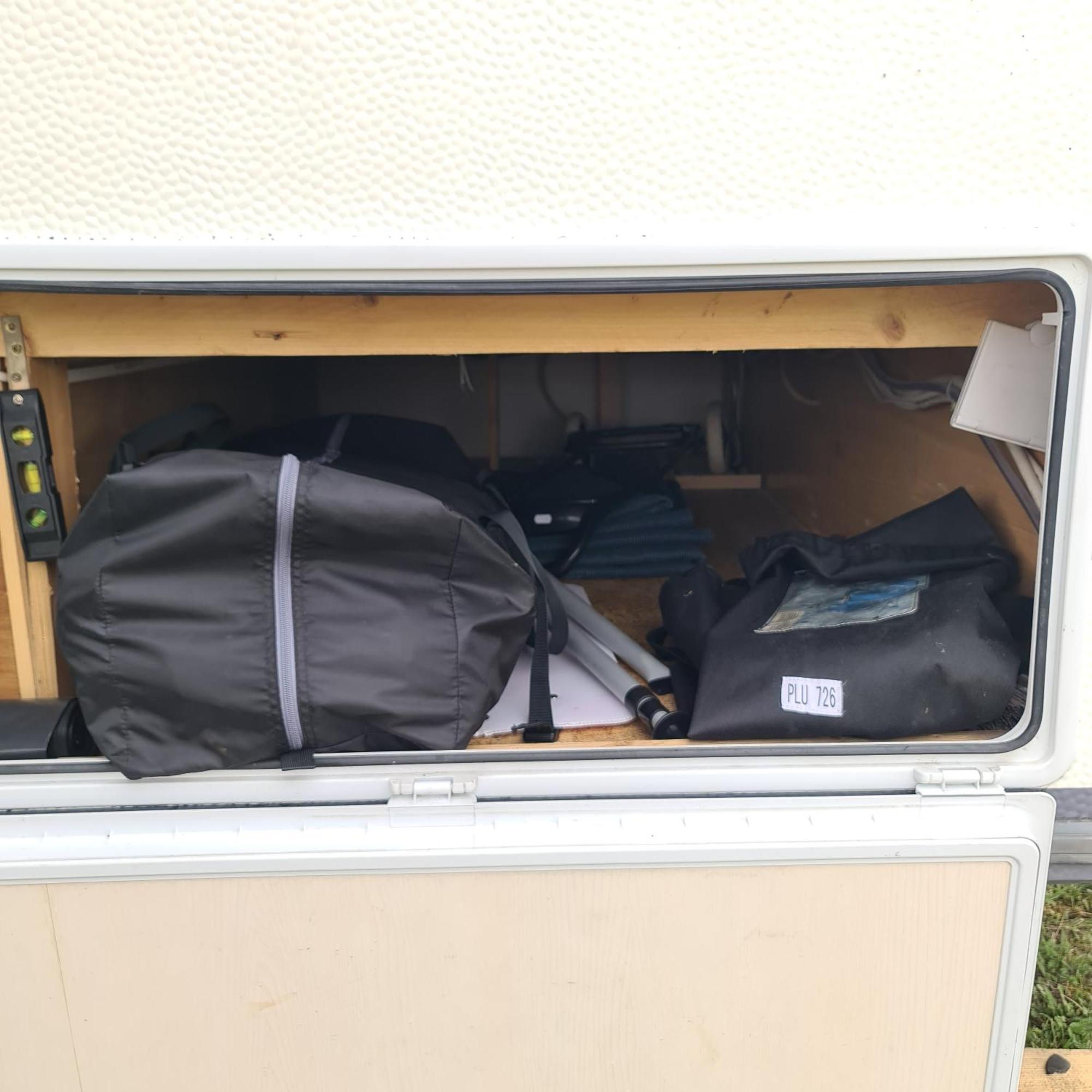 Отель Louise'S Camper Neusiedl an der Zaya Экстерьер фото