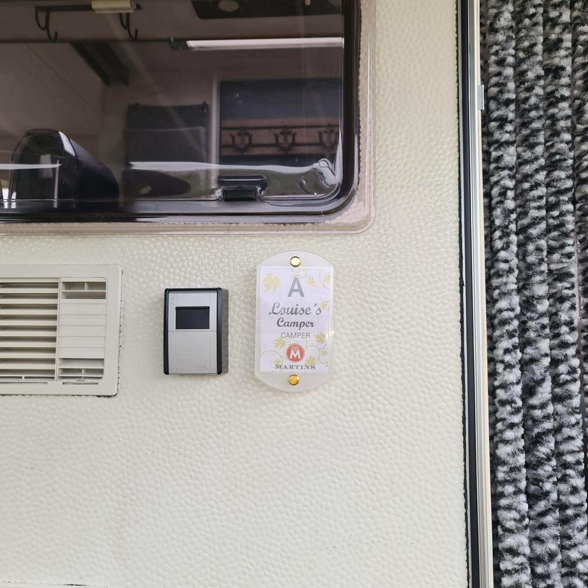 Отель Louise'S Camper Neusiedl an der Zaya Экстерьер фото
